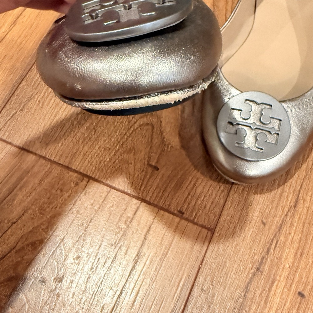 Tory Burch Leather Reva Silver Metallic Ballet Flats Elastic Back Size 7 M - Picture 8 of 8